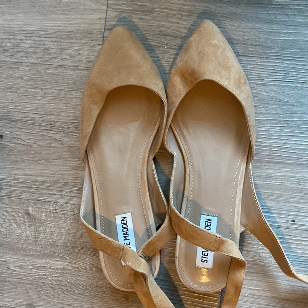Steve Madden Freeman flats (Size 9M) . Camal / Brown color, suede.